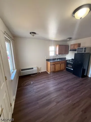 $1,125 | 77 Lafayette Avenue, Unit 4, Passaic, NJ 07055