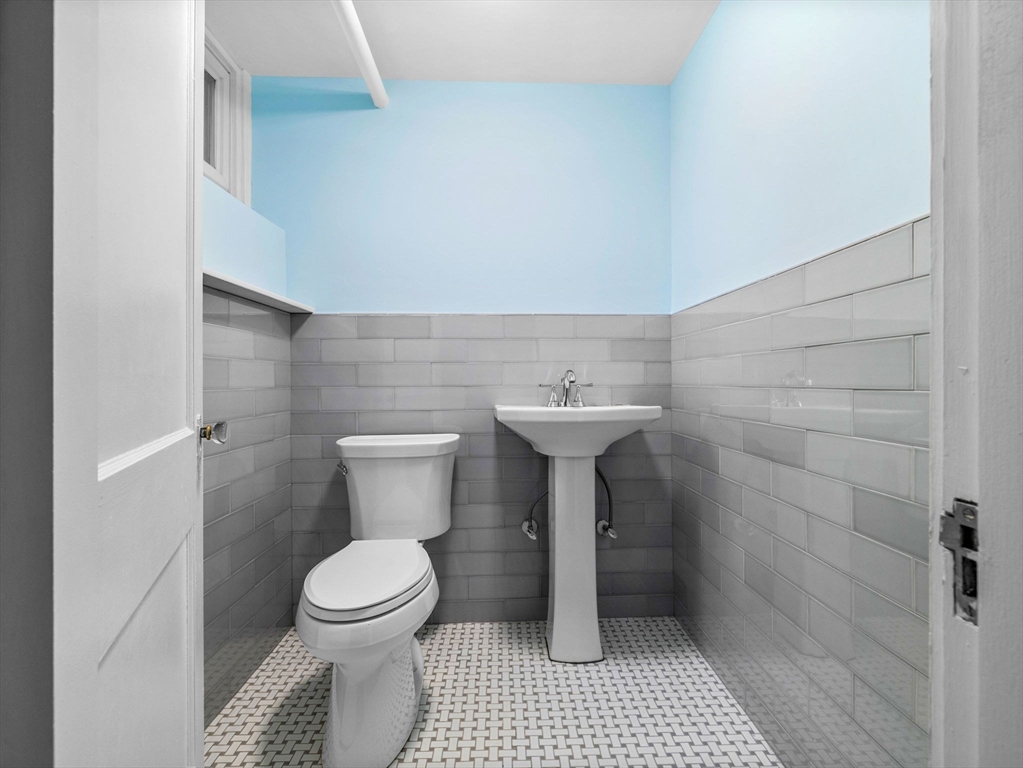 479 Chestnut Street Newton, MA 02468 - Photo 20 of 30