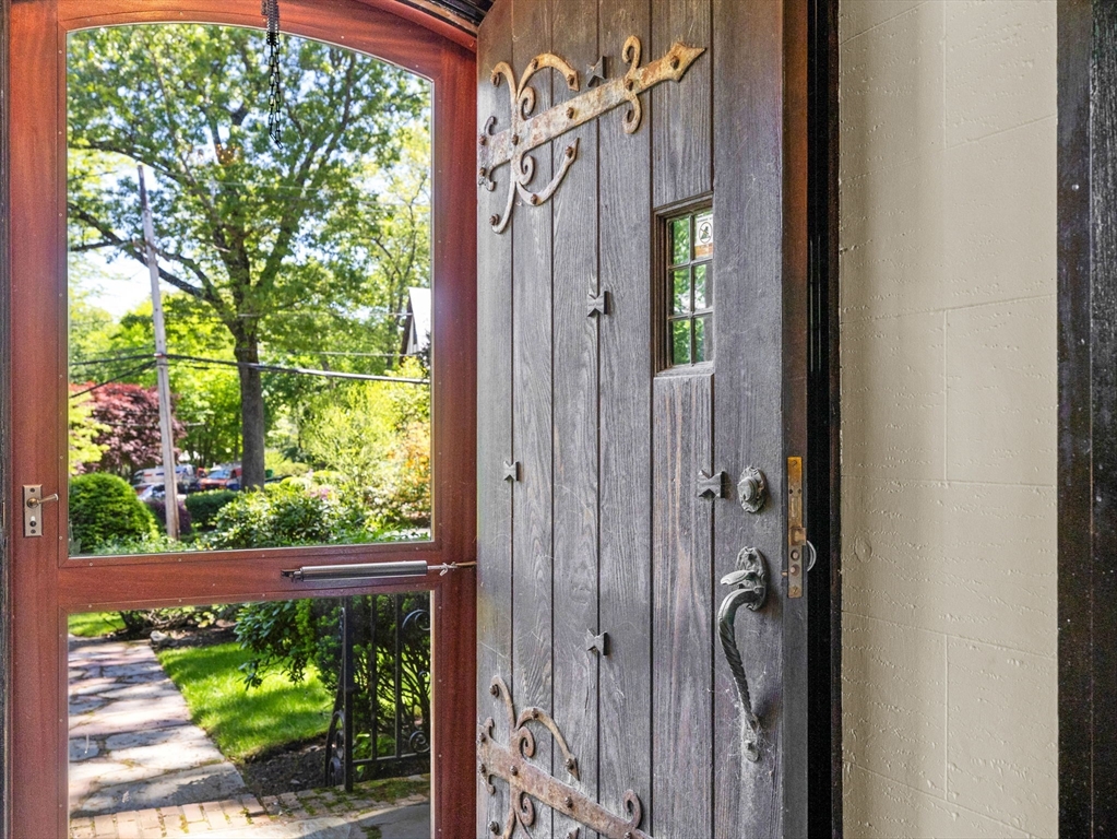 479 Chestnut Street Newton, MA 02468 - Photo 3 of 30