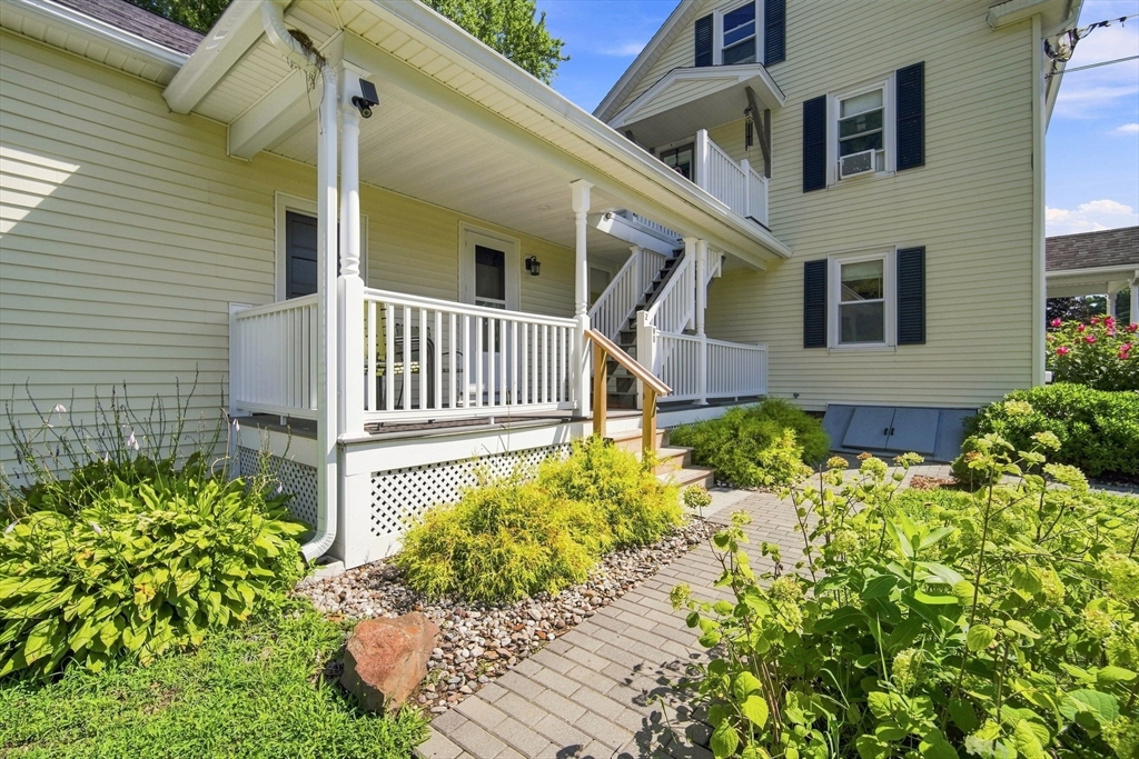 98 Stockbridge Road Amherst, MA 01003 - Photo 2 of 42 Gallery Image 2