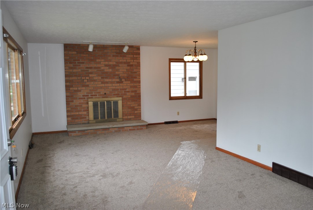 1182 Lander Road Cleveland, OH 44124 - Photo 4 of 22