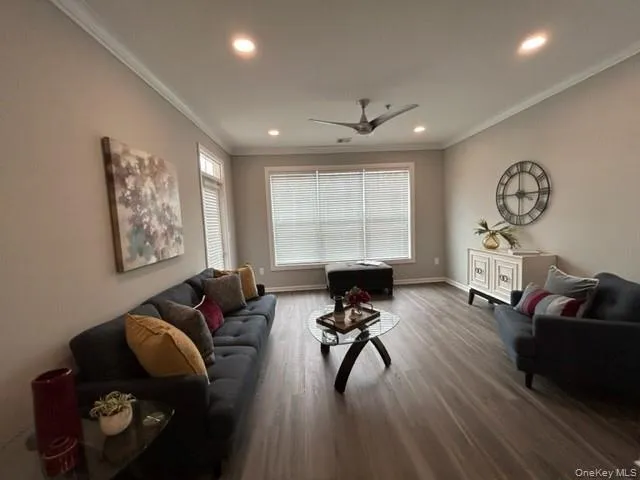 $2,550 | 416 Charles Pond Drive, Unit 416, Coram, NY 11727