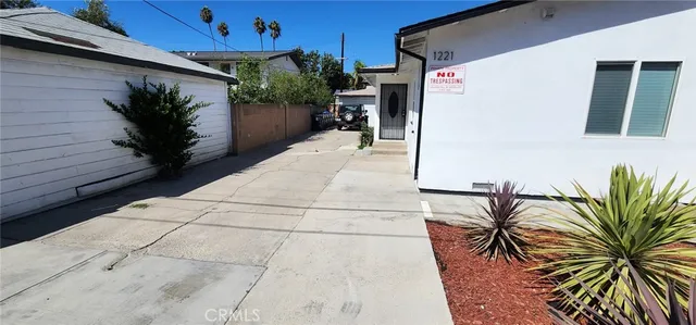 $907,000 | 1221 North Ross Street, Santa Ana, CA 92701