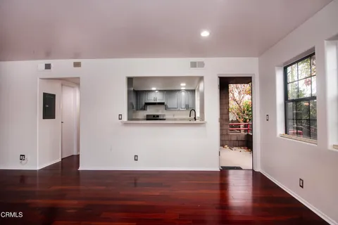 $4,100 | 787 Magnolia Avenue, Unit 3, Pasadena, CA 91106