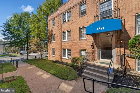 $227,500 | 4581 MacArthur Boulevard Northwest, Unit 103, Washington, DC 20007
