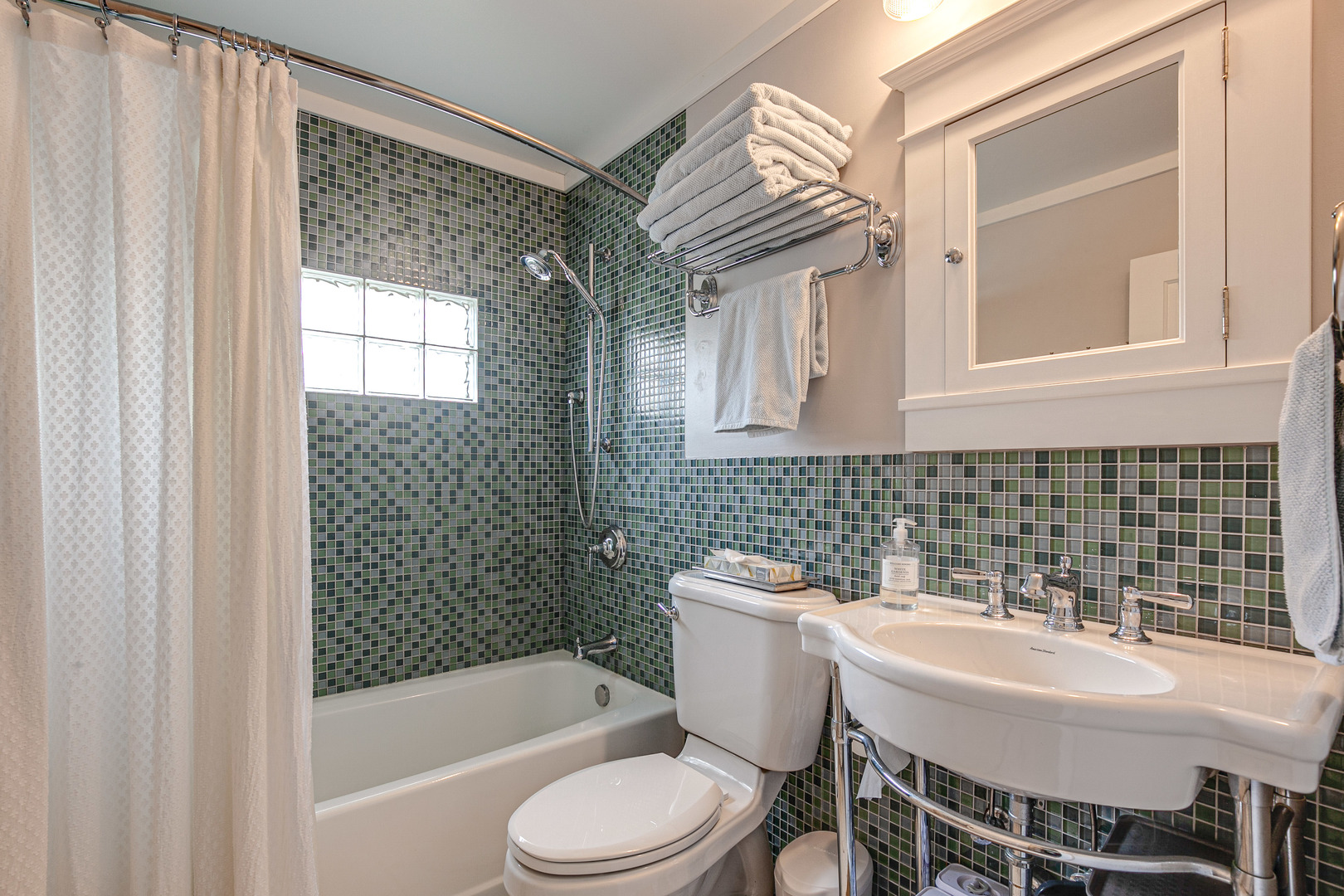 120 Atteridge Road Lake Forest, IL 60045 - Photo 19 of 26 a bathroom with a sink toilet and shower