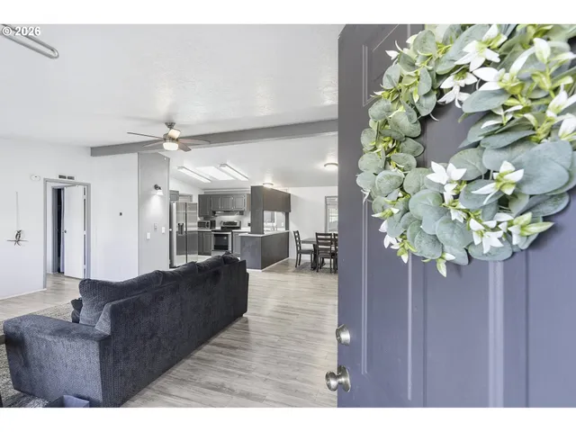 $124,999 | 13517 Southeast Pardee Drive, Portland, OR 97236