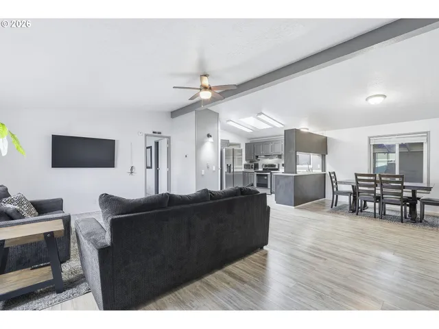 $124,999 | 13517 Southeast Pardee Drive, Portland, OR 97236