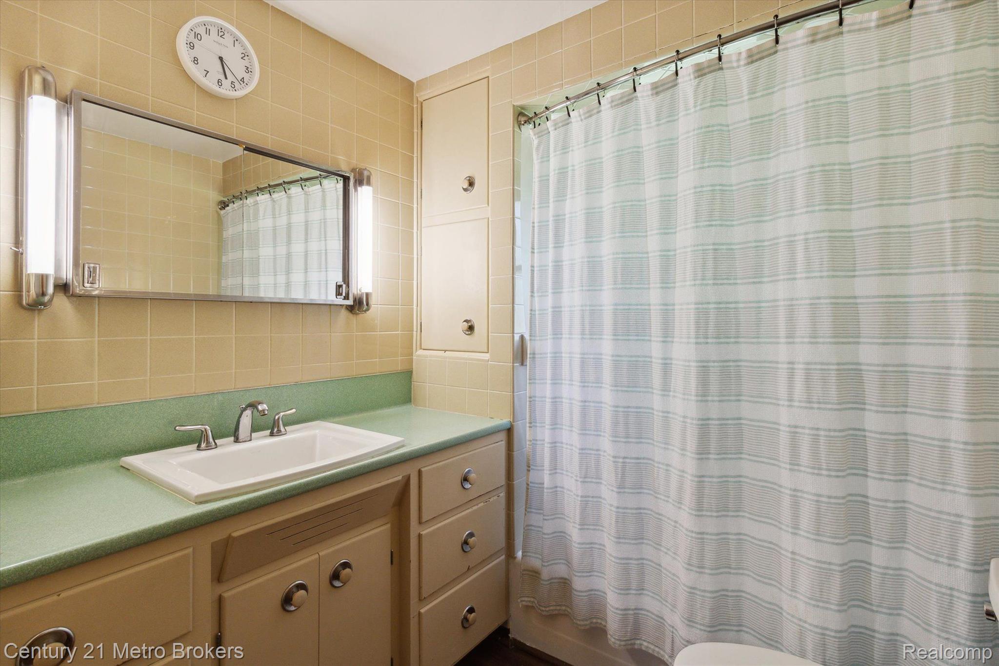 2457 South Vassar Road Davison, MI 48423 - Photo 30 of 41 Gallery Image 30
