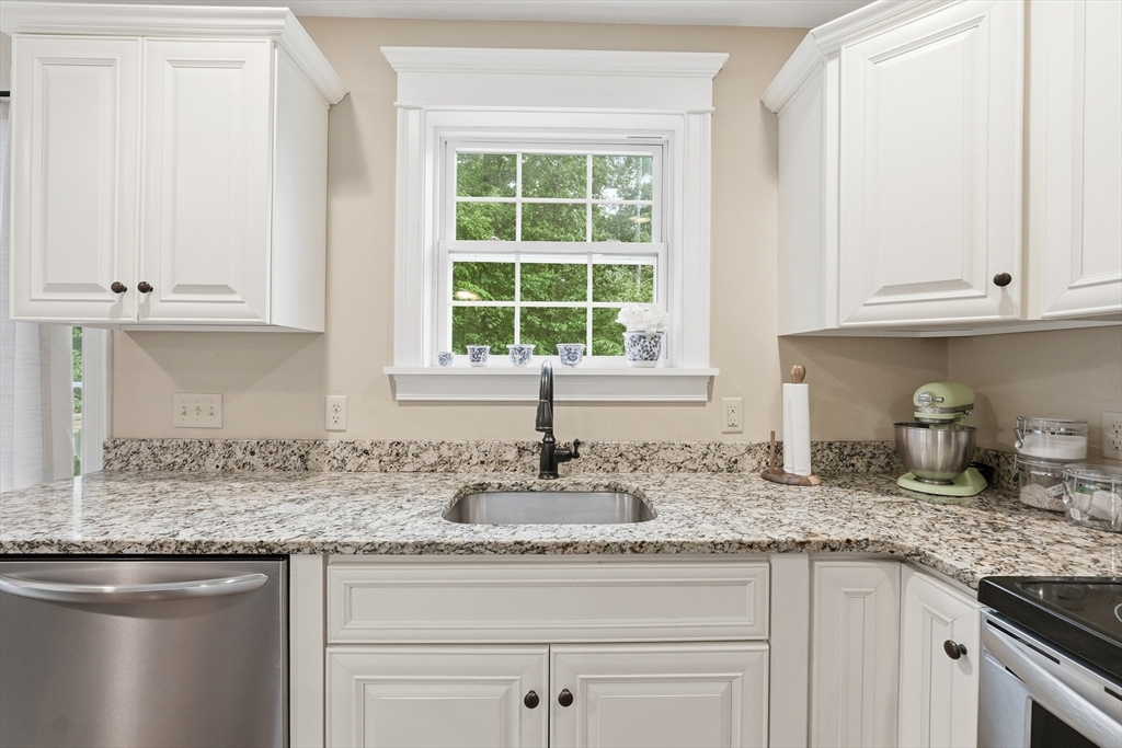 215 Sarty Road Warren, MA 01585 - Photo 7 of 35