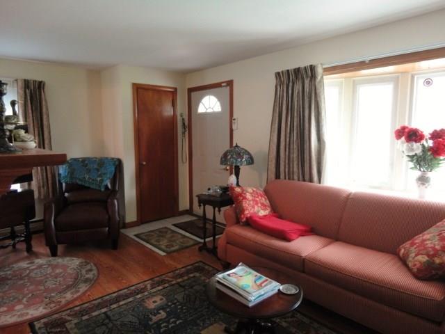 193 Cranberry Road Grove City, PA 16127 - Photo 2 of 11 Living room