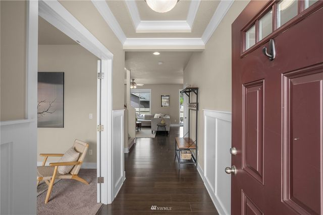 a en suite bathroom with a toilet