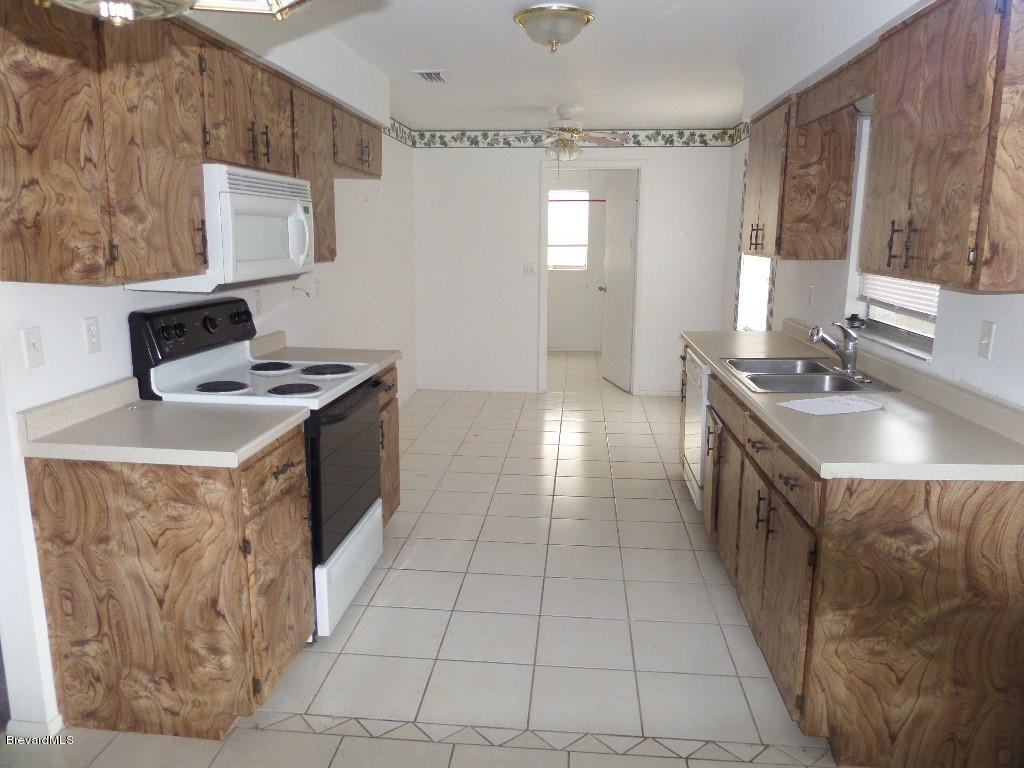 219 Capron Road Cocoa, FL 32927 - Photo 4 of 14 Kitchen