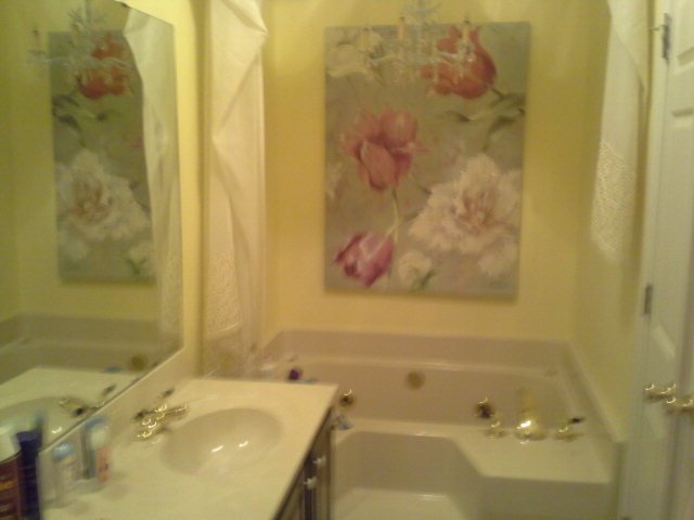 354 Old Oak Road, Unit 126 Macon, GA 31216 - Photo 4 of 13 a bathroom with a sink and a bathtub