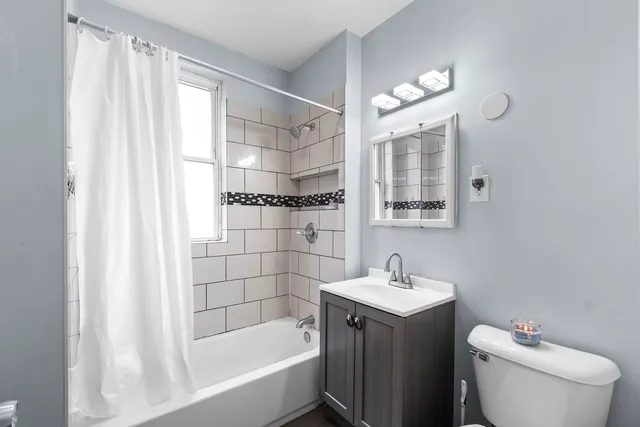 $440,000 | 4920 West Iowa Street, Chicago, IL 60651