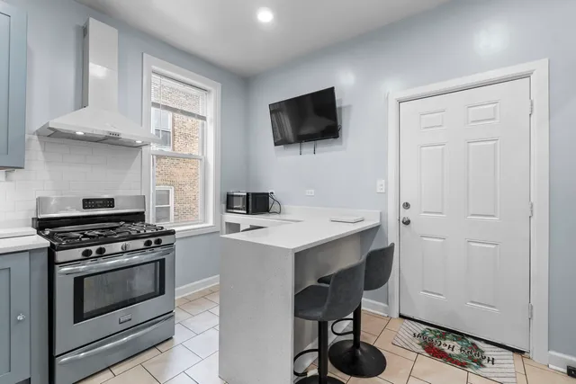 $440,000 | 4920 West Iowa Street, Chicago, IL 60651