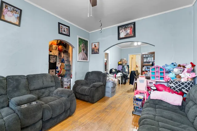 $440,000 | 4920 West Iowa Street, Chicago, IL 60651