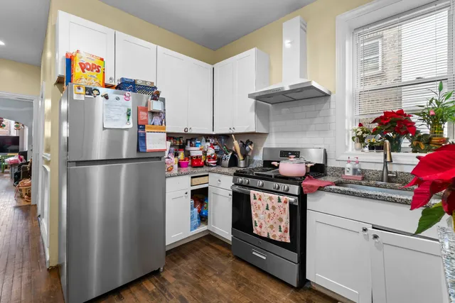 $440,000 | 4920 West Iowa Street, Chicago, IL 60651