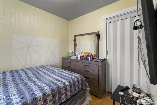 $440,000 | 4920 West Iowa Street, Chicago, IL 60651