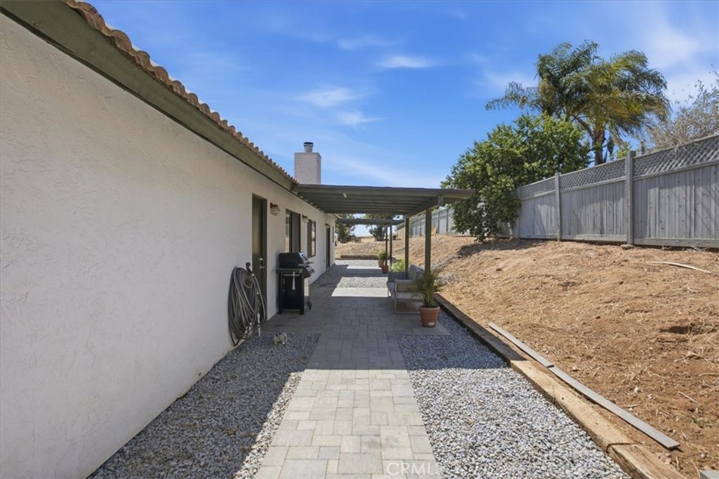 1340 Vía Feliz Fallbrook, CA 92028 - Photo 31 of 40