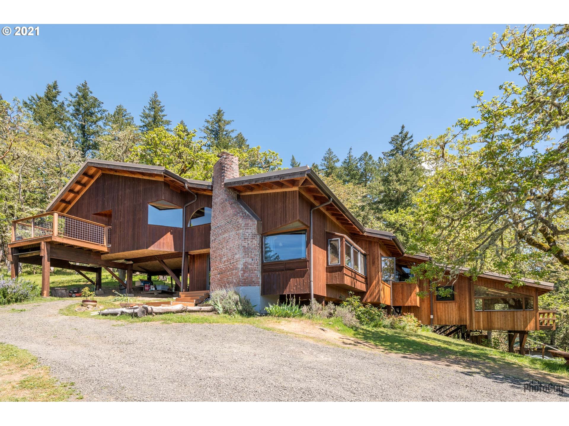 85220 Florence Road Eugene, OR 97405 - Photo 1 of 32 Gallery Image 1