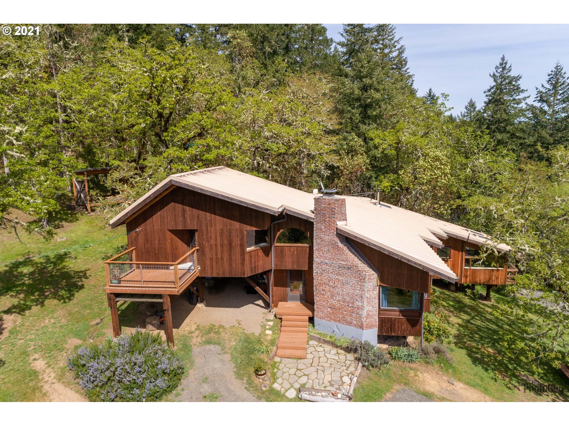 85220 Florence Road Eugene, OR 97405 - Photo 3 of 32 Gallery Image 3