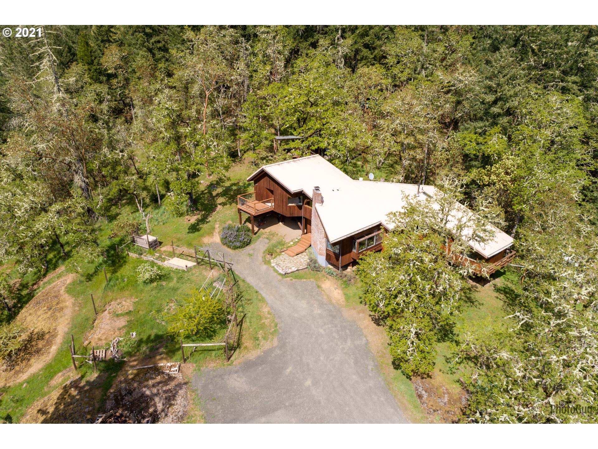 85220 Florence Road Eugene, OR 97405 - Photo 4 of 32 Gallery Image 4