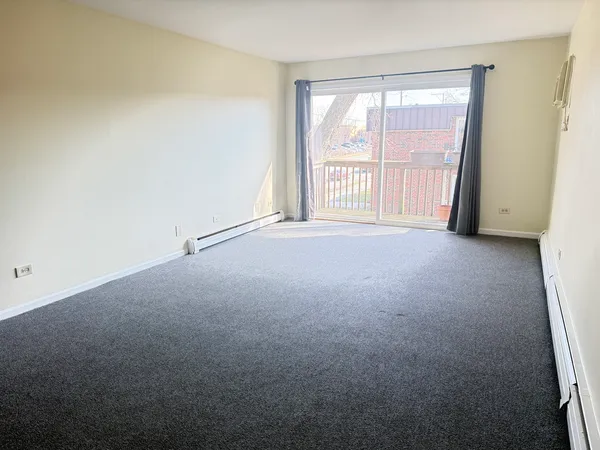 $1,650 | 5720 East Avenue, Unit 3A, Countryside, IL 60525