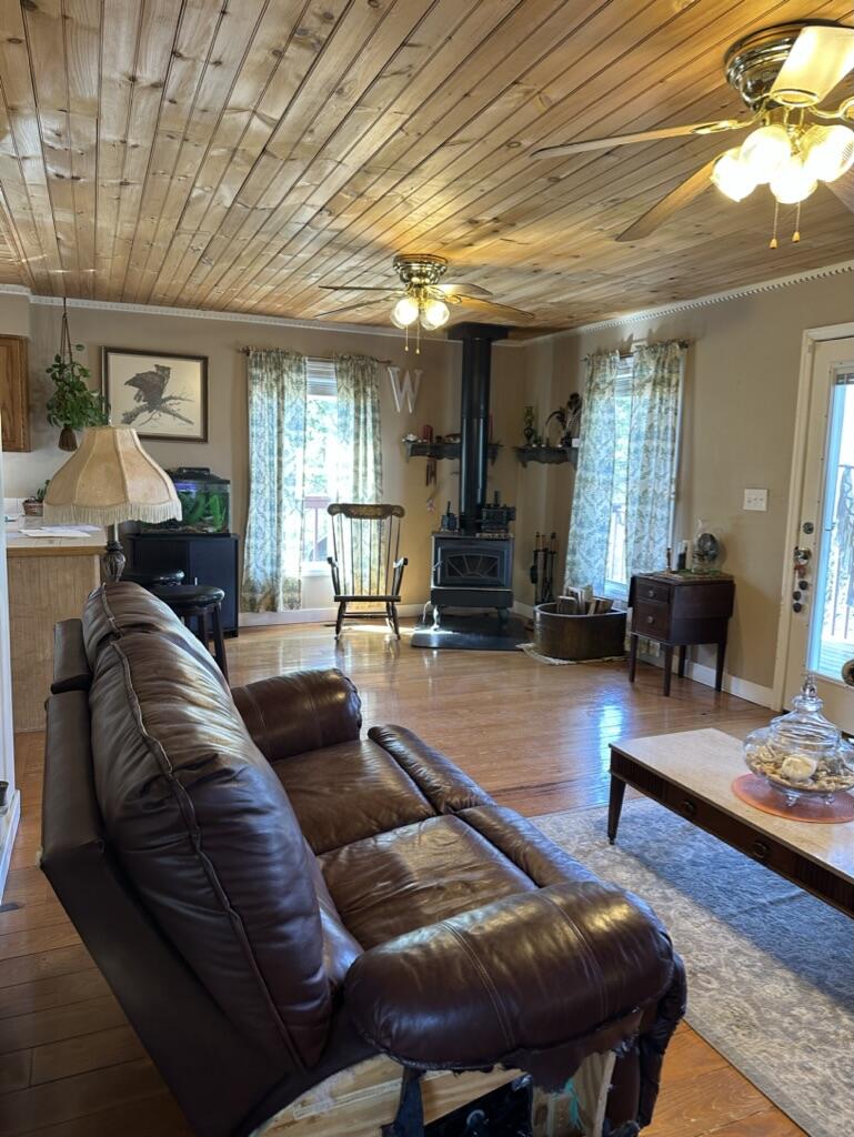 810 Howard Creek Road Winchester, KY 40391 - Photo 5 of 32 9E072946-878D-4482-9F9A-258772A63D52_1_1