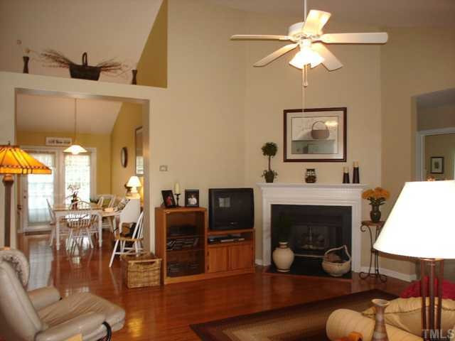 5904 Forest Ridge Drive Durham, NC 27713 - Photo 4 of 12 Den/Family/Great Room
