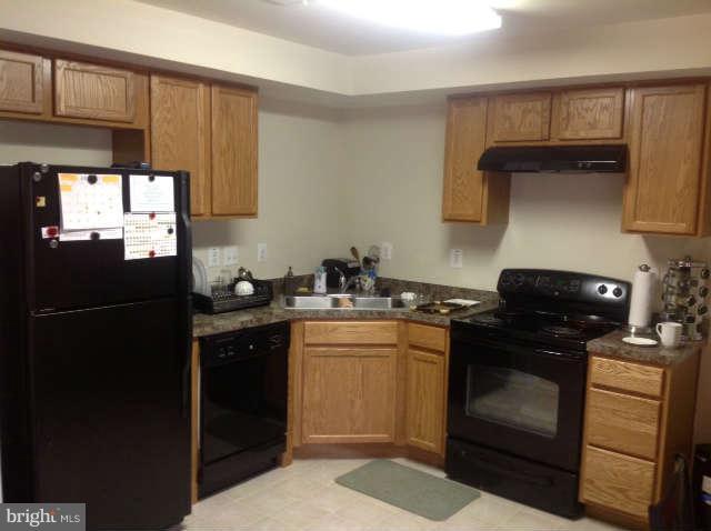 23030 Stringtown Road, Unit 2139 Clarksburg, MD 20871 - Photo 7 of 14 Kitchen