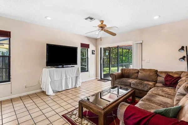 $695,000 | 9792 Majorca Place, Boca Raton, FL 33434