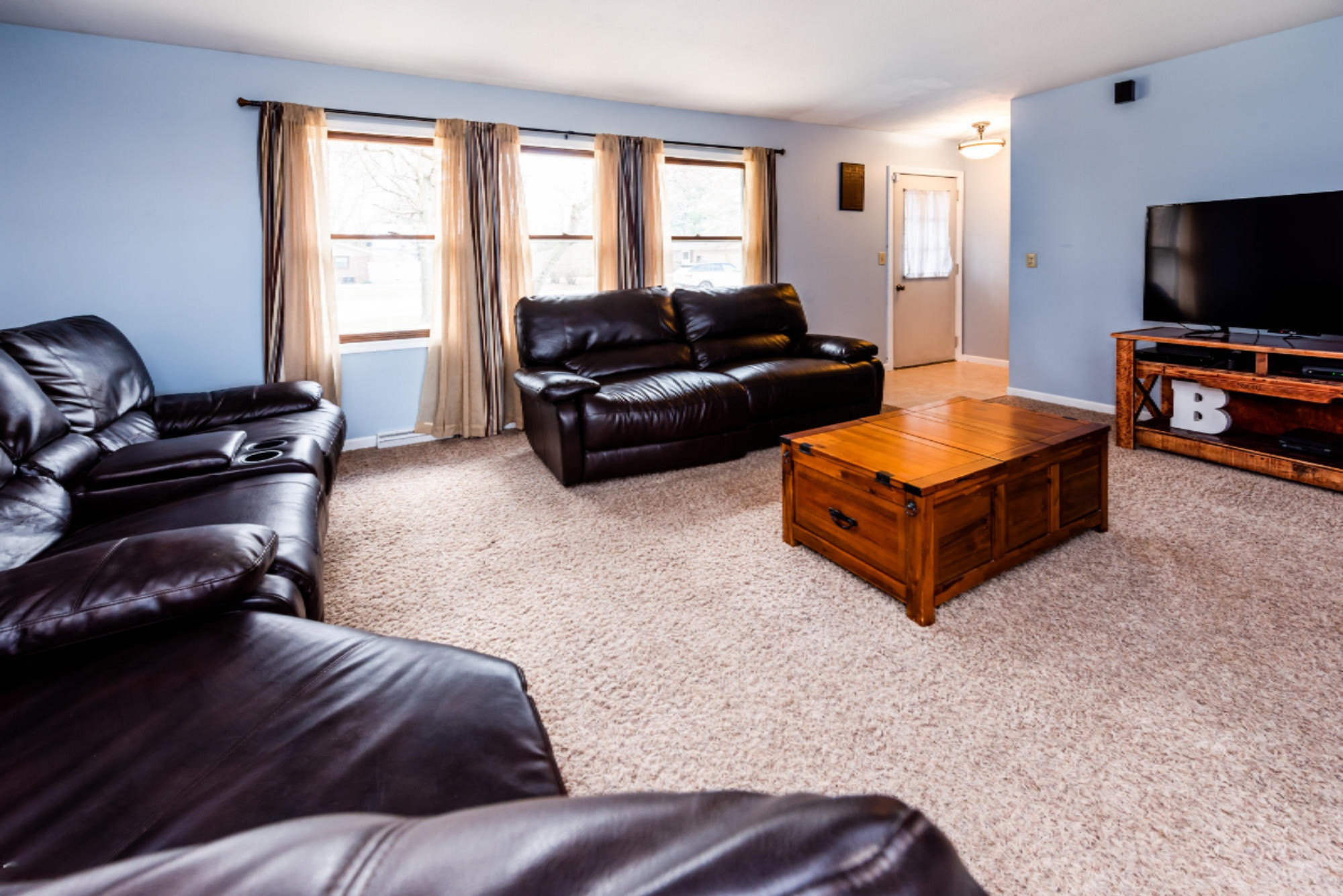 2787 Royal Queens Road Stevensville, MI 49127 - Photo 3 of 25 Royal Queens-104
