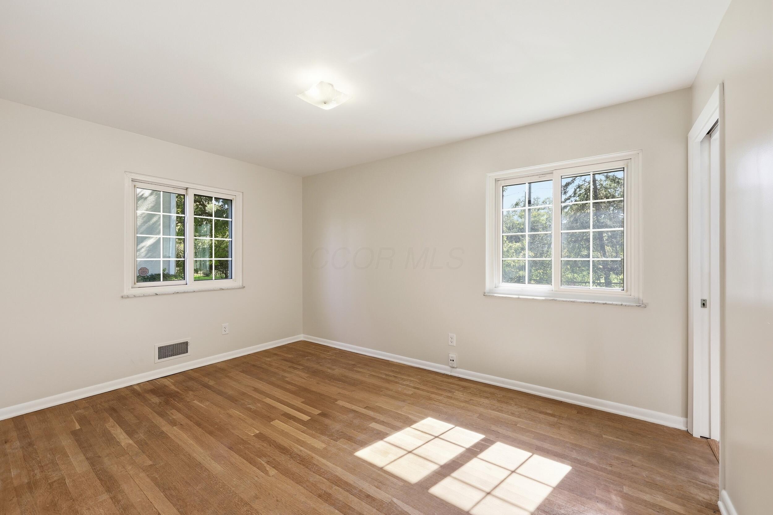 1015 Woodmere Road Columbus, OH 43220 - Photo 15 of 32 15_072a2963