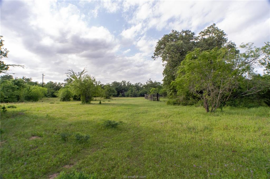 9525 South Hickory Loop Calvert, TX 77837 - Photo 2 of 20 View of yard featuring a view of rural / pastoral area