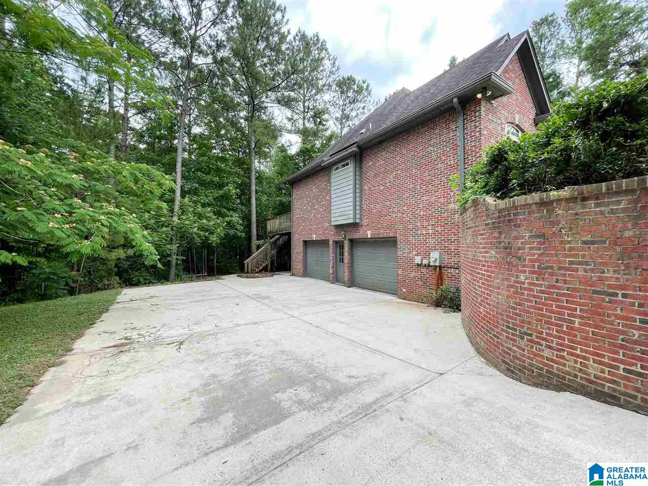 1032 Lake View Lane Calera, AL 35040 - Photo 3 of 37