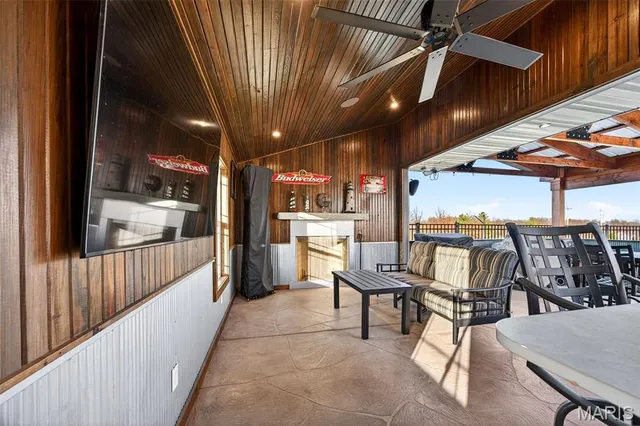 $1,300,000 | 2745 North Cappel Road, Moscow Mills, MO 63362