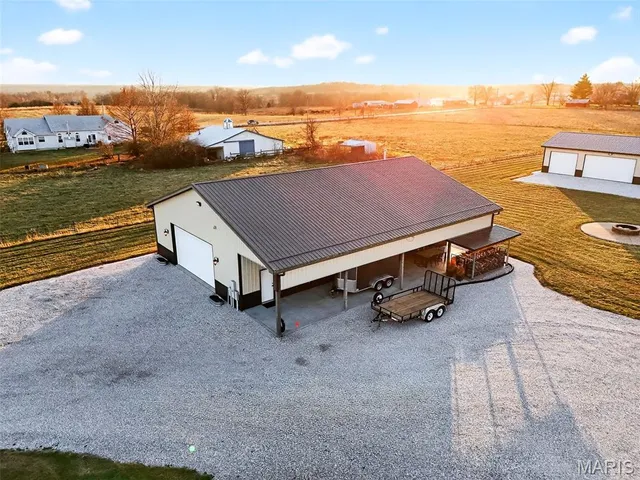 $1,300,000 | 2745 North Cappel Road, Moscow Mills, MO 63362