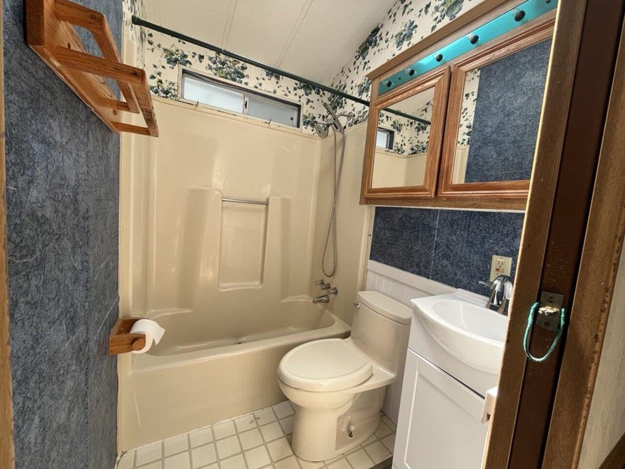 17 Jonathan Circle South Hero, VT 05486 - Photo 9 of 28