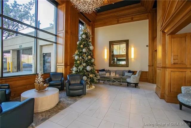 $239,000 | 1 Riverpointe Plaza, Unit 820, Jeffersonville, IN 47130