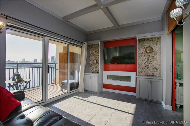 $239,000 | 1 Riverpointe Plaza, Unit 820, Jeffersonville, IN 47130