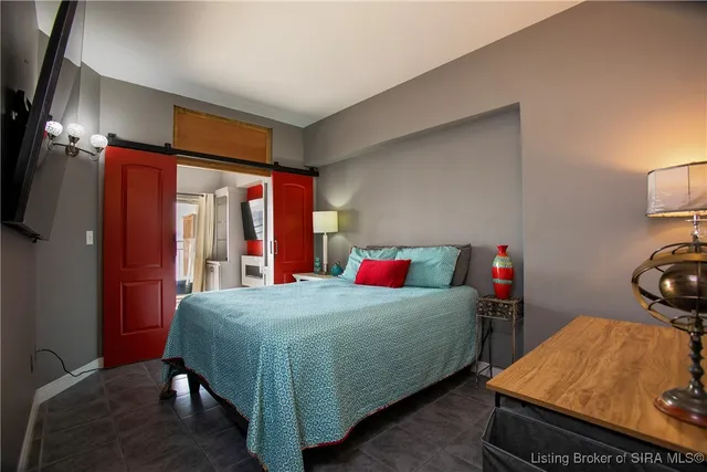 $239,000 | 1 Riverpointe Plaza, Unit 820, Jeffersonville, IN 47130