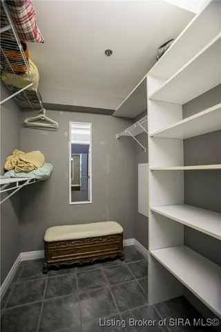 $239,000 | 1 Riverpointe Plaza, Unit 820, Jeffersonville, IN 47130