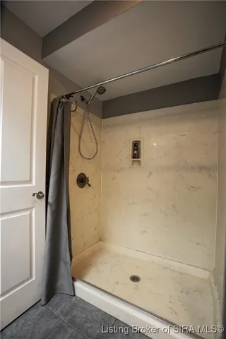 $239,000 | 1 Riverpointe Plaza, Unit 820, Jeffersonville, IN 47130