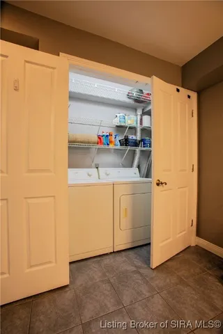 $239,000 | 1 Riverpointe Plaza, Unit 820, Jeffersonville, IN 47130