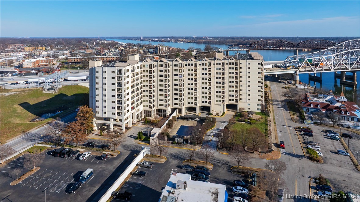 1 Riverpointe Plaza, Unit 820 Jeffersonville, IN 47130 - Photo 9 of 56