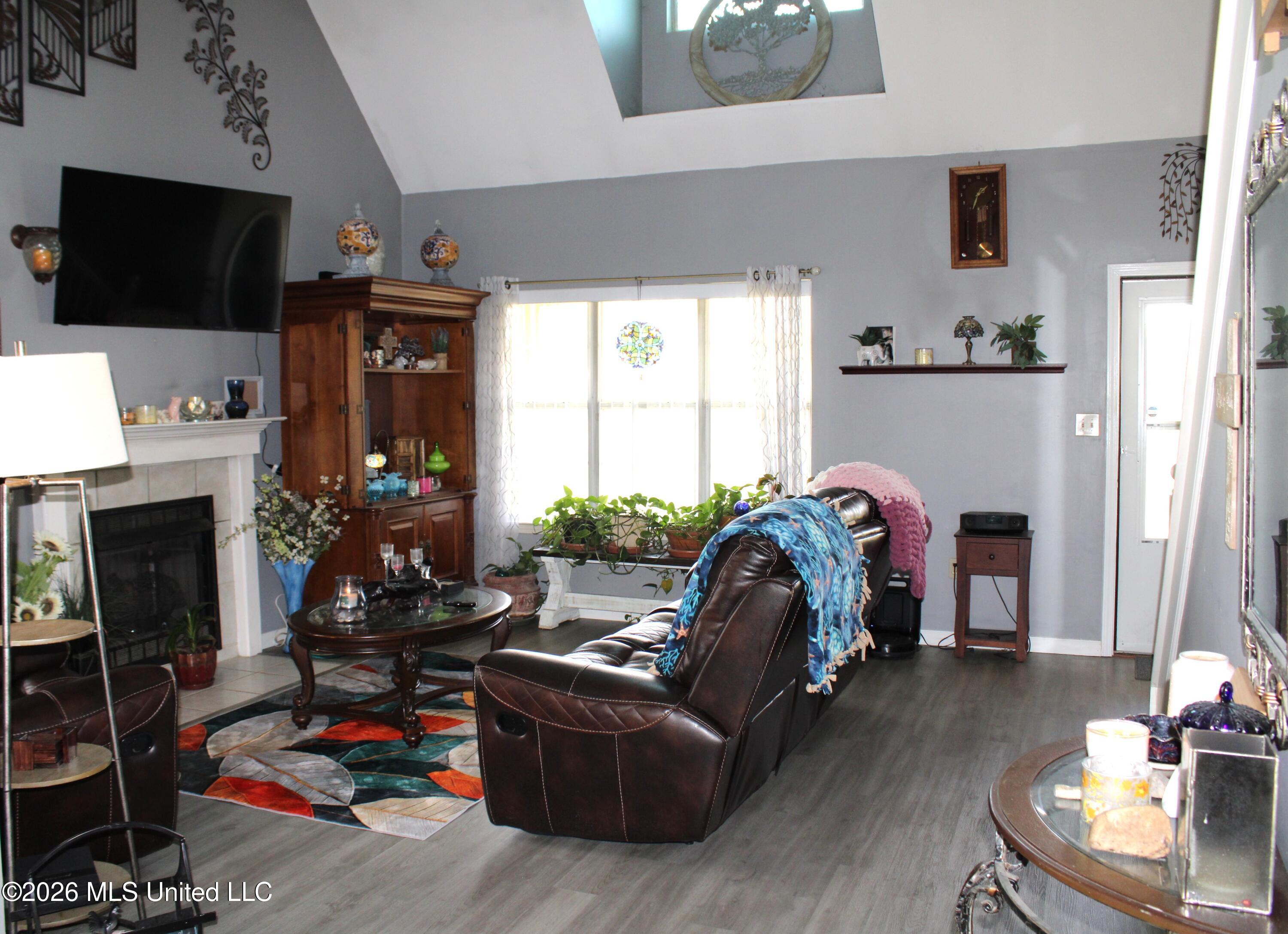 411 Woodview Road Byhalia, MS 38611 - Photo 6 of 29 Great Room