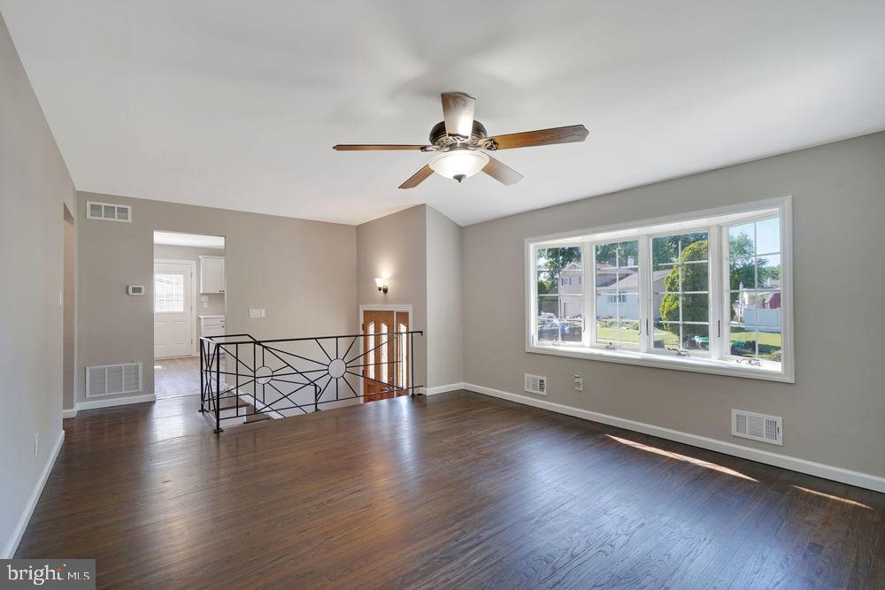 6 Mill Bend Road Hamilton, NJ 08690 - Photo 3 of 18 Gallery Image 3