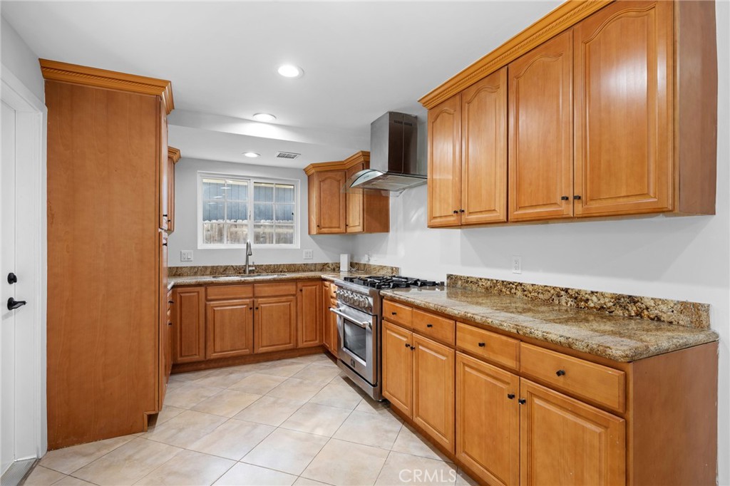 11148 Plainview Avenue Tujunga, CA 91042 - Photo 11 of 29