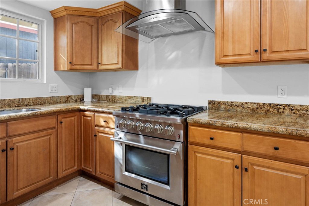 11148 Plainview Avenue Tujunga, CA 91042 - Photo 13 of 29